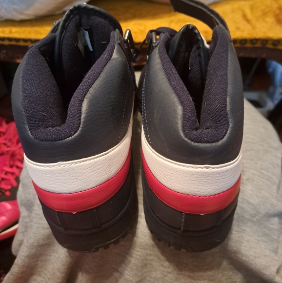 Fils - Picture 6 of 6